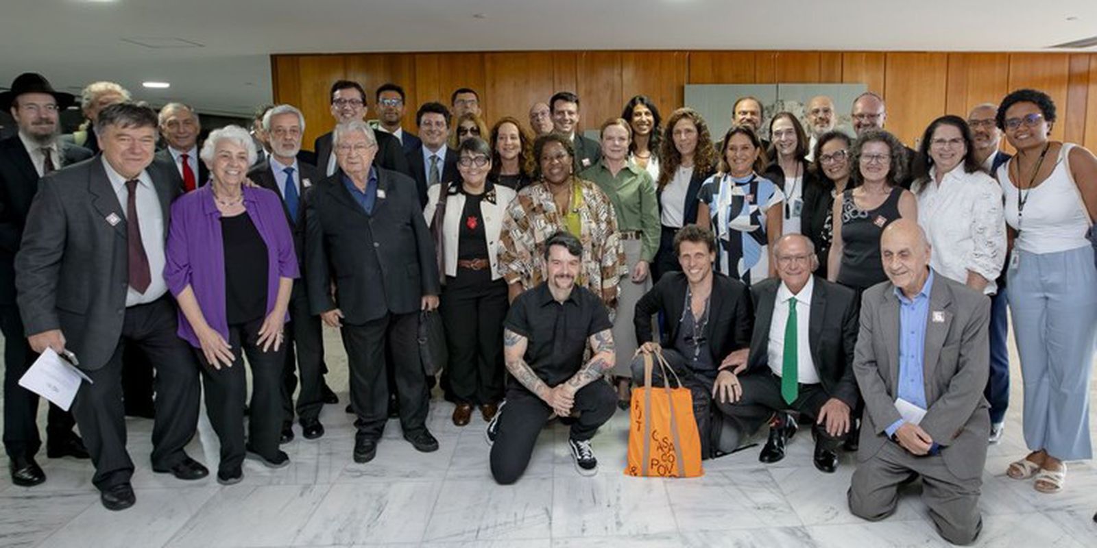 Governo debate combate ao antissemitismo com foco na educação